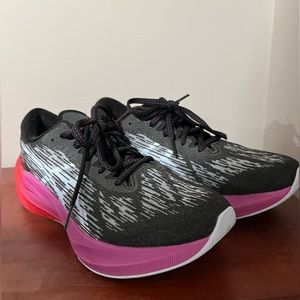 Barely used women’s ASICS novablast sneakers size 8.5